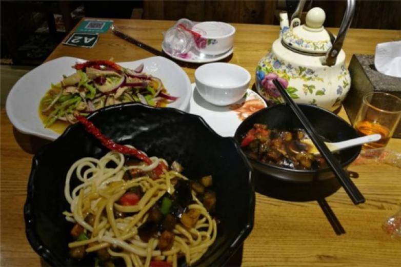 四十大道新疆特色餐厅加盟