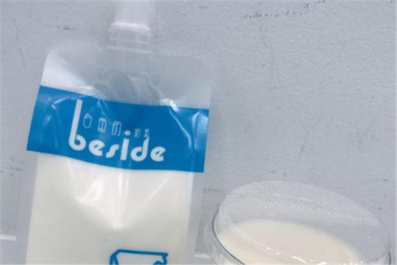 白色的奶源加盟