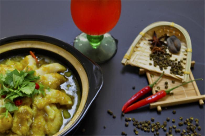 巧仙婆砂锅焖鱼米饭加盟