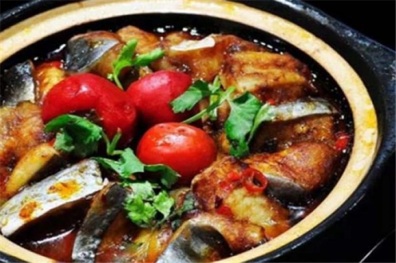 巧仙婆砂锅焖鱼米饭加盟