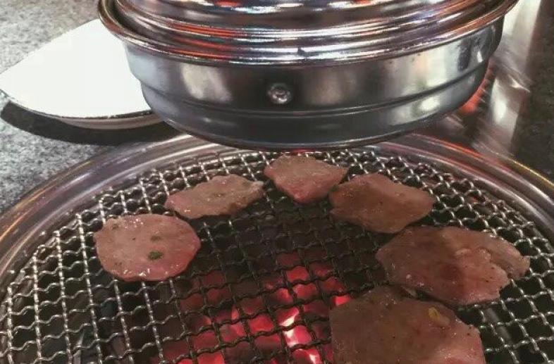 板炙炭火烤肉加盟