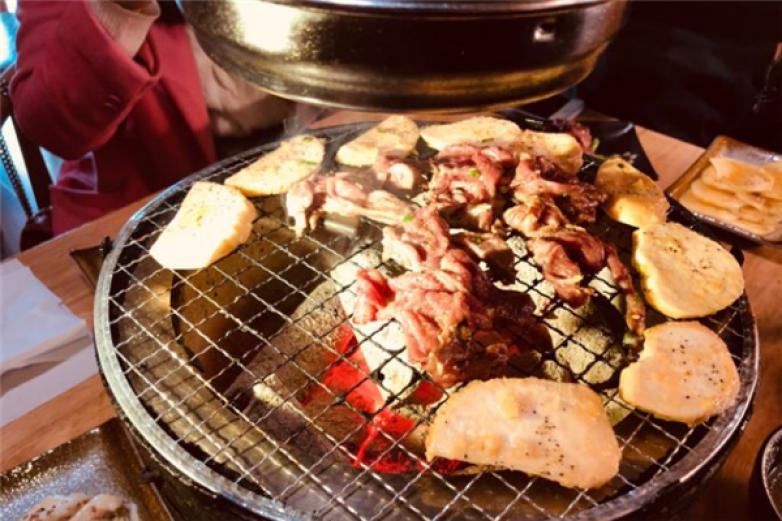 四张日式烧肉加盟