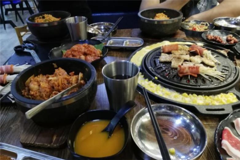 尚槿格调韩式料理加盟