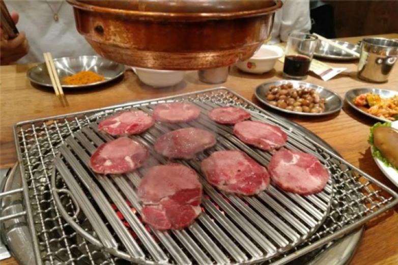 斗满江韩式烤肉加盟
