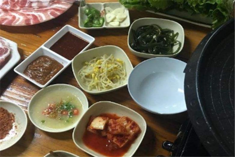 稻草屋韩国料理加盟