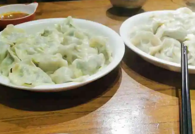 宴和饺子手擀面