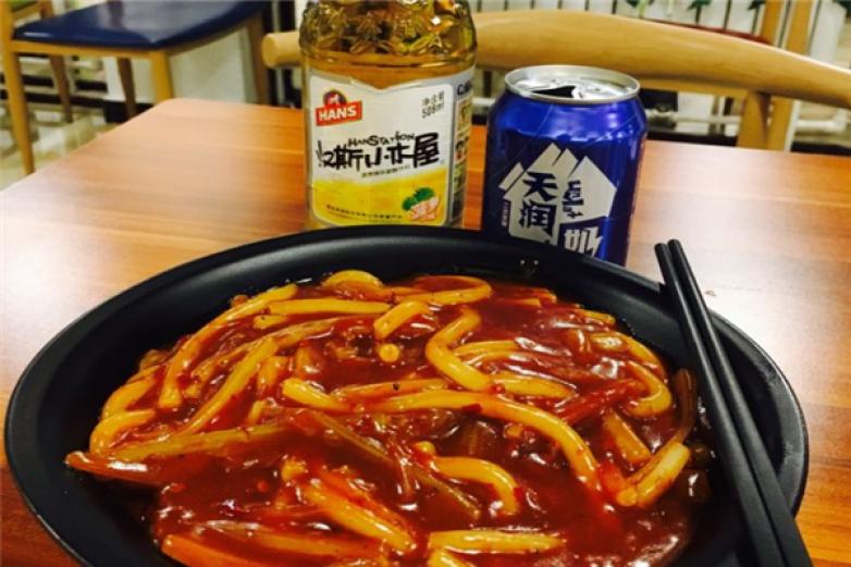 辣风芹炒米粉加盟