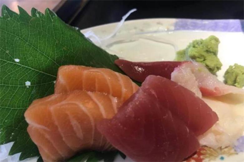 彩真-活鱼寿司加盟