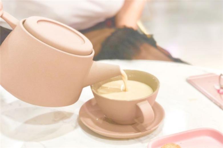 葉语手治奶茶加盟