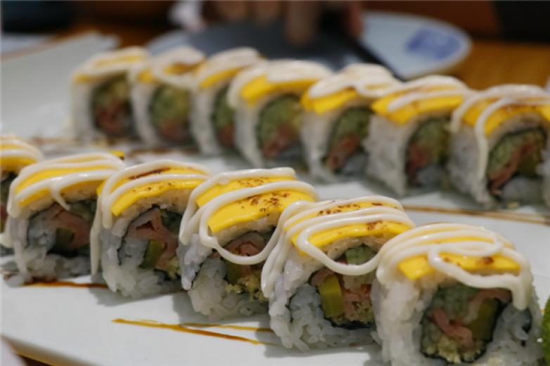 卷卟寿司加盟