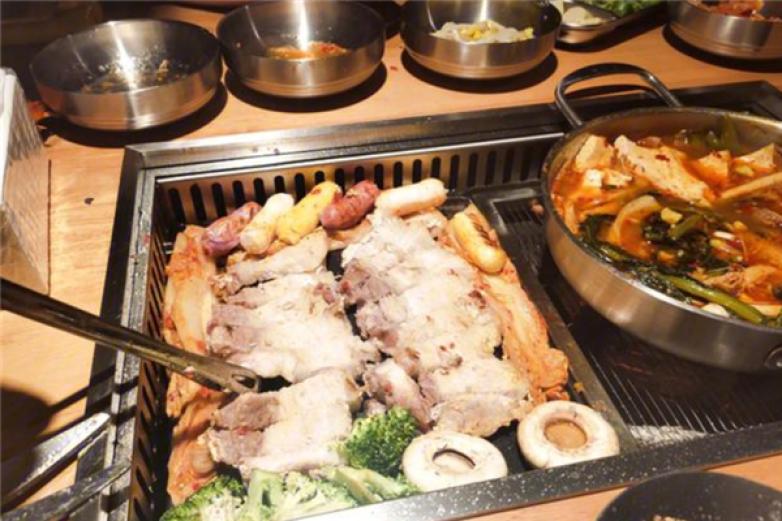 硅卡咕火山巖韓式烤肉加盟