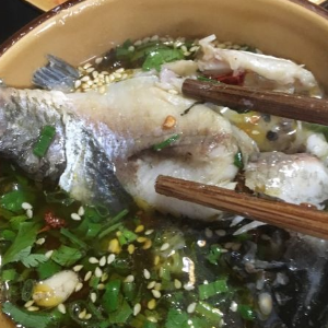 满口香焖鸭石锅鱼