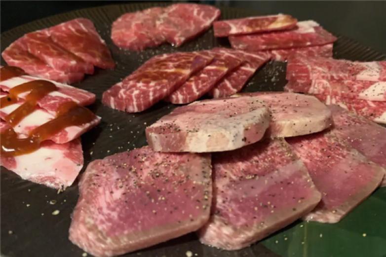 名岛海鲜自助烤肉加盟
