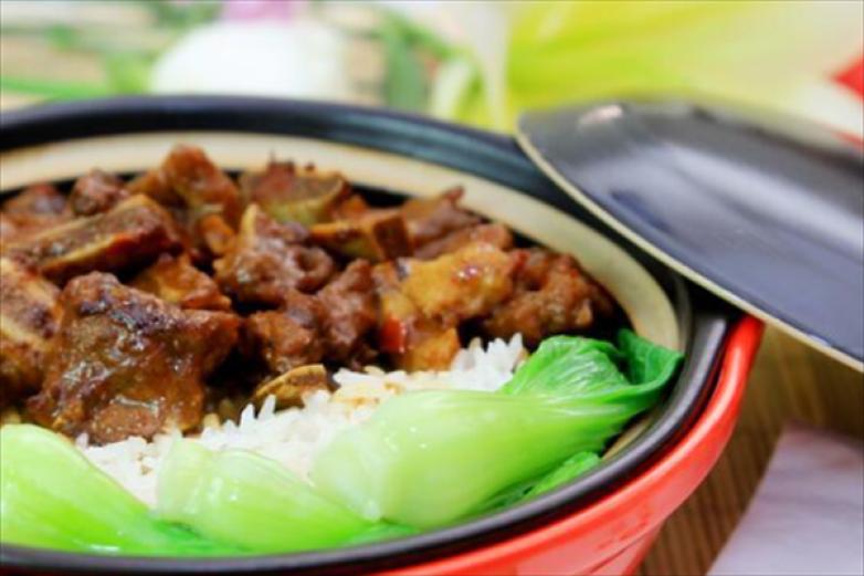 香万家煲仔饭加盟
