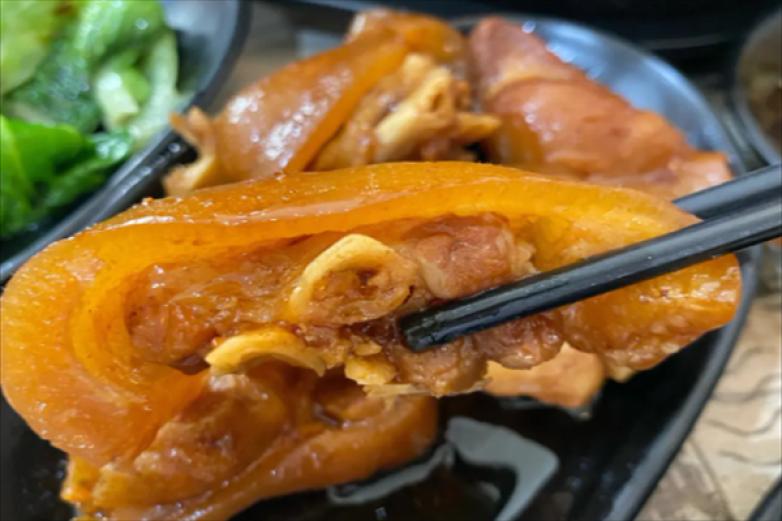 霞霞全味煲仔饭加盟