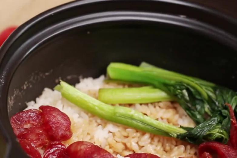 越吃粤湘煲仔饭加盟