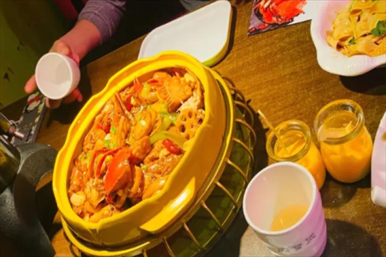 一品香肉蟹煲加盟