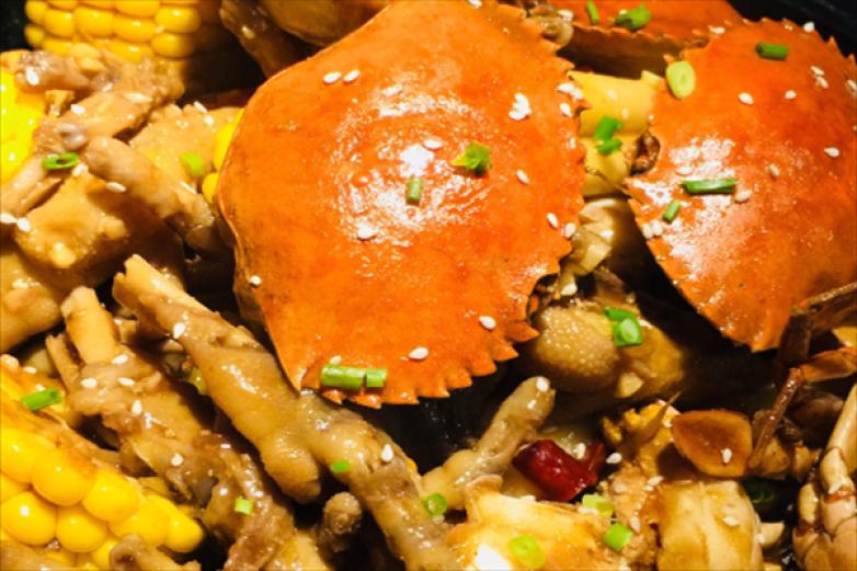 蟹小萌肉蟹煲加盟
