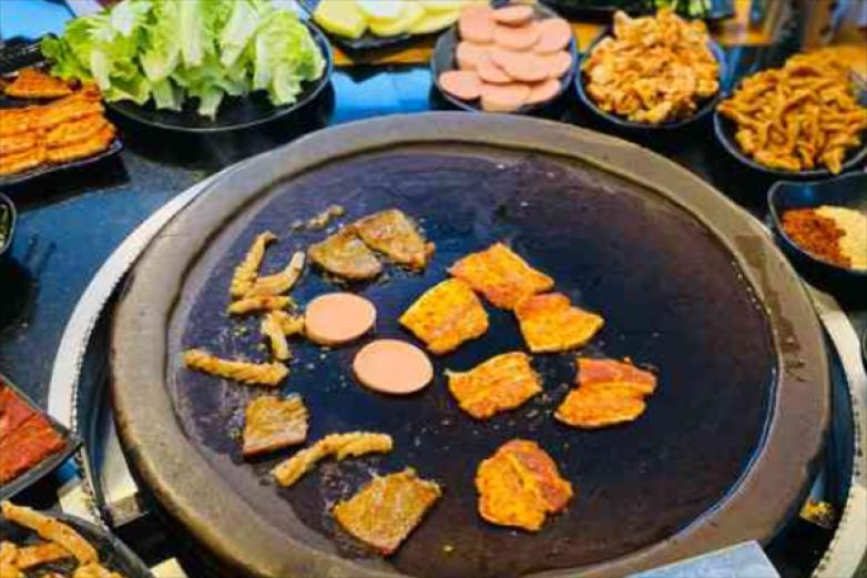 源汉石板烤肉加盟
