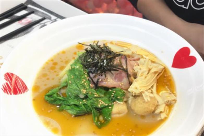 暎食麻辣烫加盟