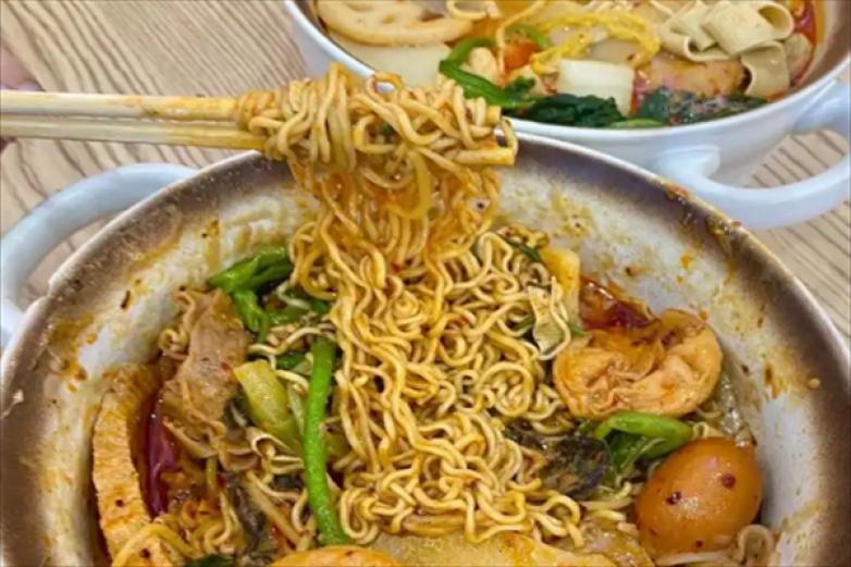 一品膳食焖锅加盟
