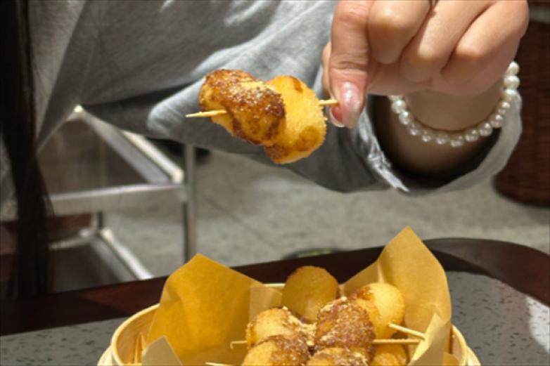 萌签辣客串串香火锅加盟