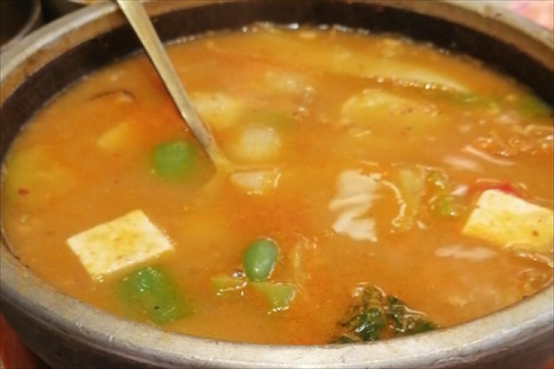 易拉罐焖肉饭加盟