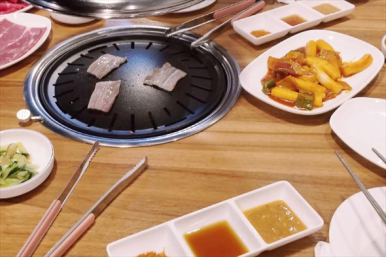 伍学长羊肉串烧饼加盟