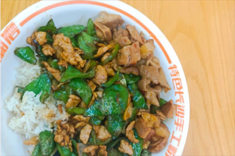 状元三杯鸡盖码饭加盟