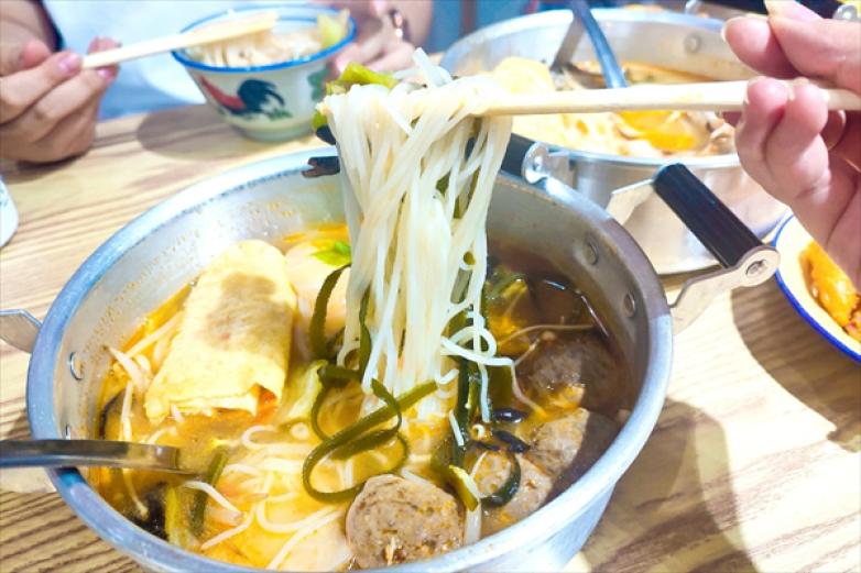 云南印象过桥米线加盟