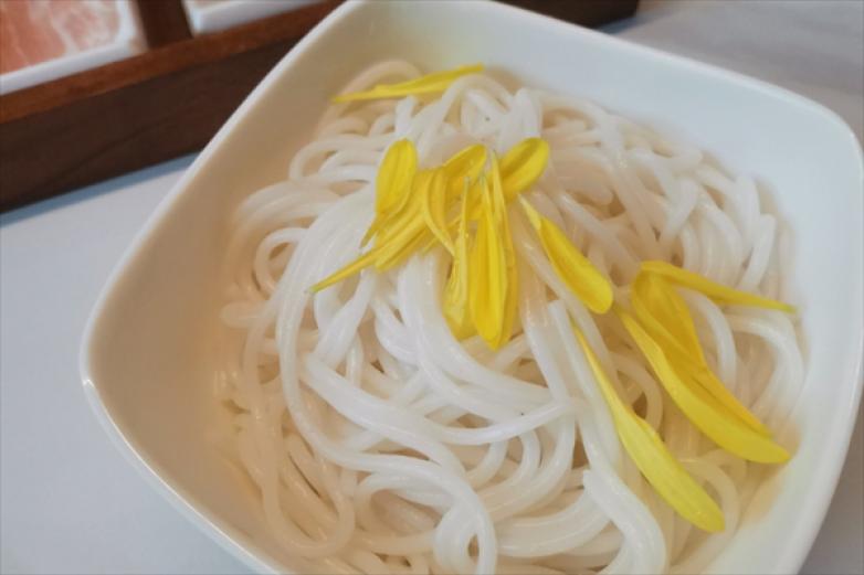 佳璐过桥米线加盟