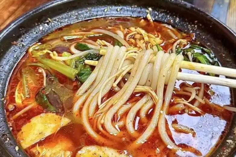 佳璐过桥米线加盟