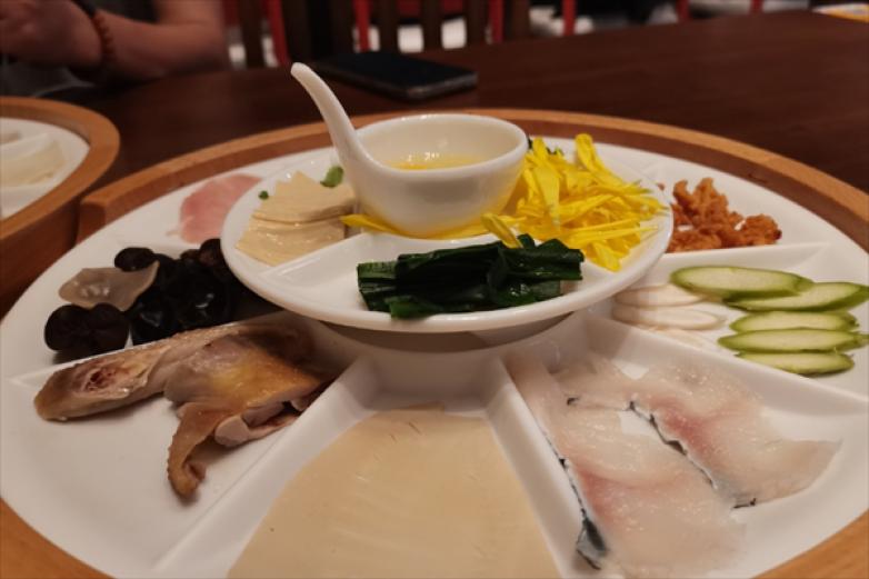 捞爷米线加盟