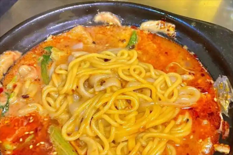 浇汁麻辣烫加盟