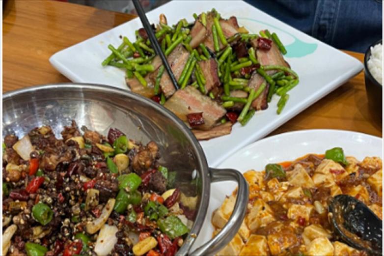 维优紫砂煲拌饭加盟