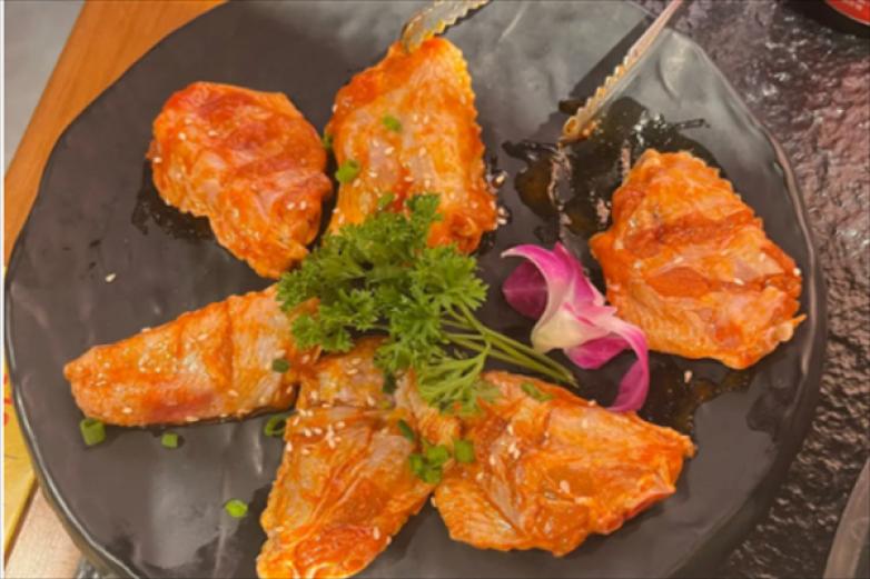 老觅炭火烤肉拌饭加盟