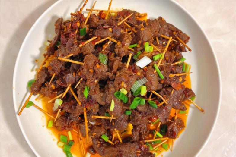 牛小贱牙签牛肉加盟