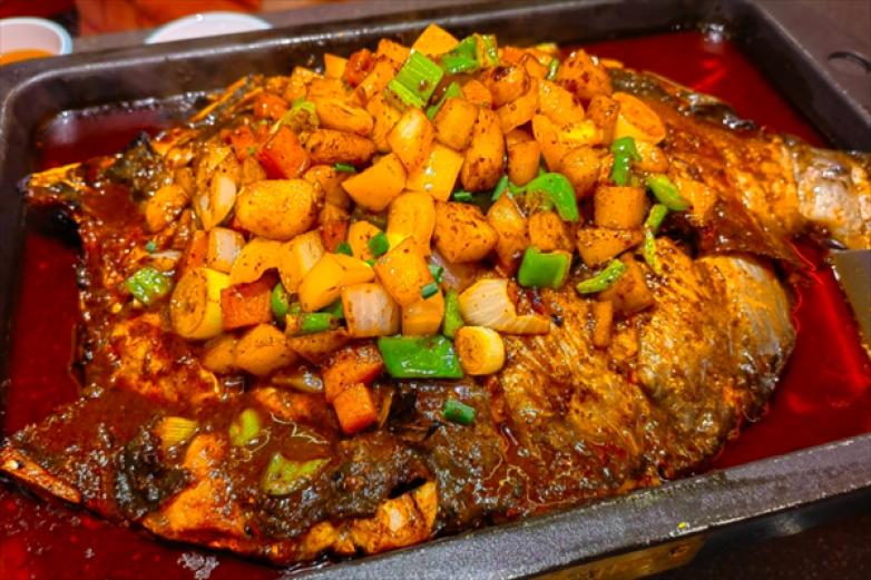 聚缘灶台锅铁锅炖鱼加盟