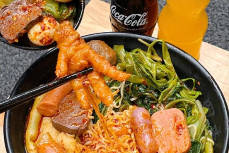 牛小嫩串串火锅店加盟