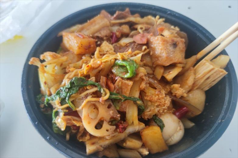 飞碟串串香加盟
